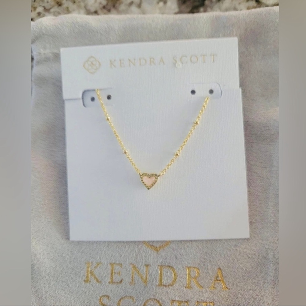 Kendra Scott Ari Mini Satellite Heart Necklace